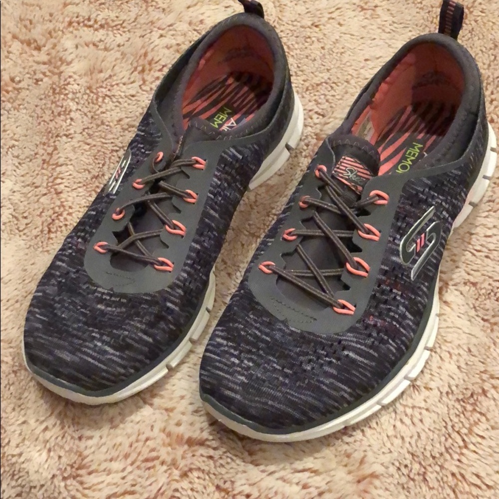 Sketchers Memory Foam size 7